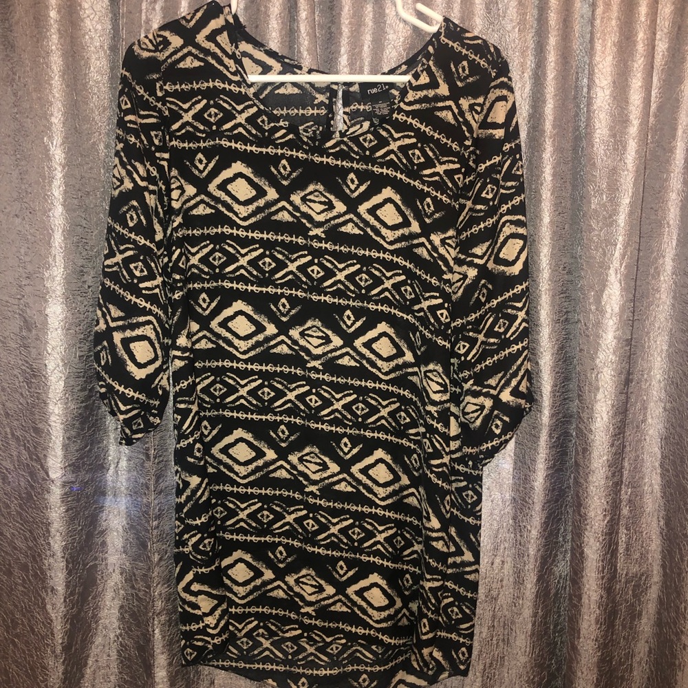 Loose due 22 Aztec dress